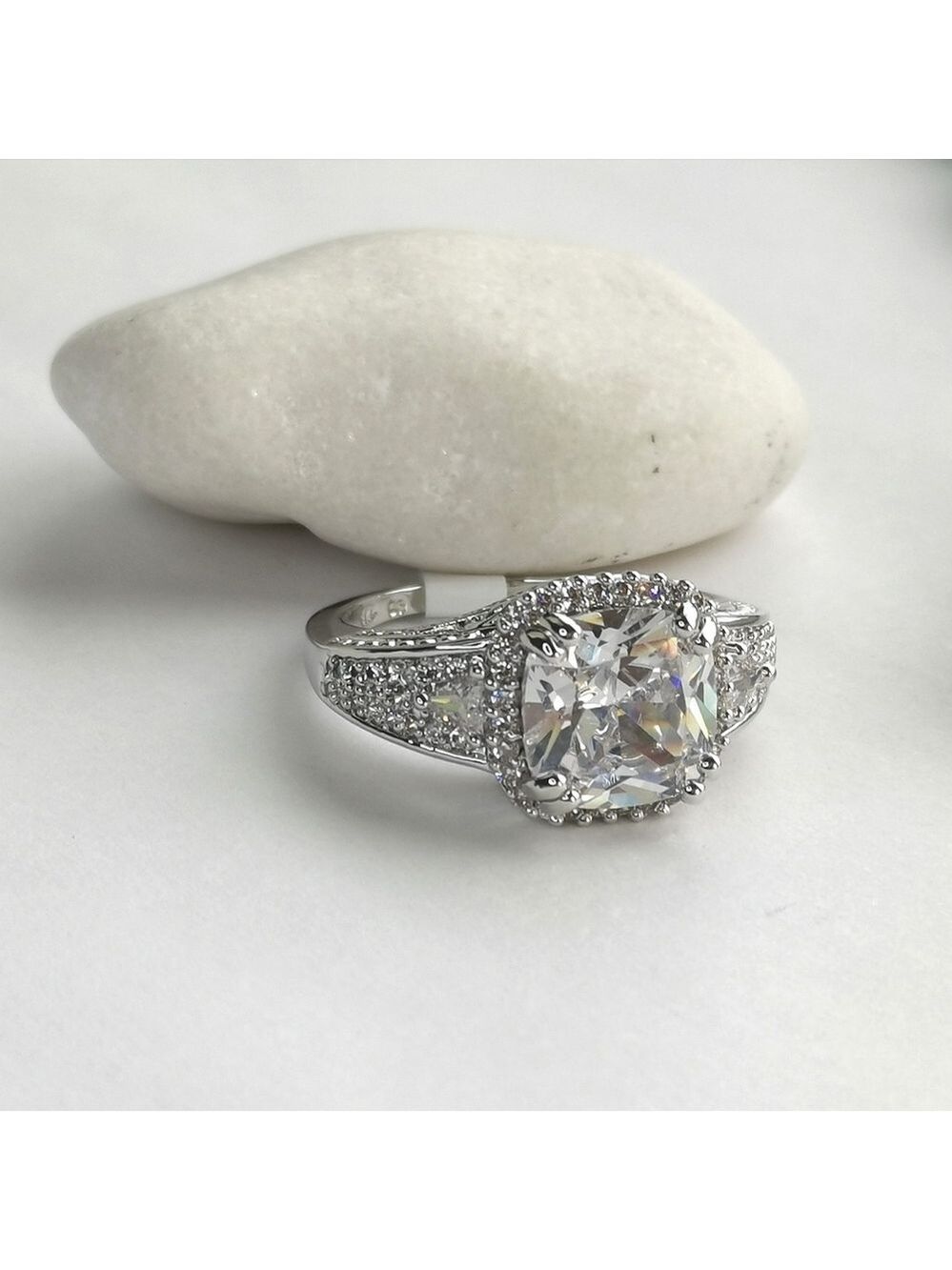 Antique design CZ cathedral set engagement style ring size 8 🆕